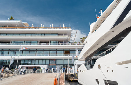 Monaco, Monte Carlo, 29 September 2022 - a lot of luxury yachts at the famous motorboat exhibition, the most expensive boats for the richest people, yacht brokers, boat trafficのeditorial素材