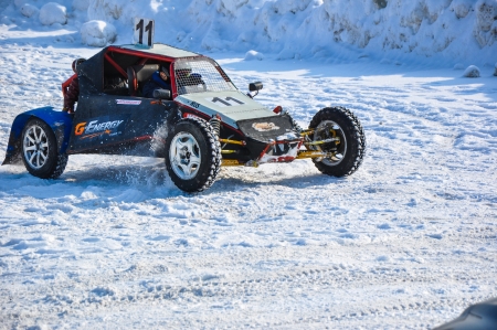 Winter auto racing on makeshift machinesのeditorial素材