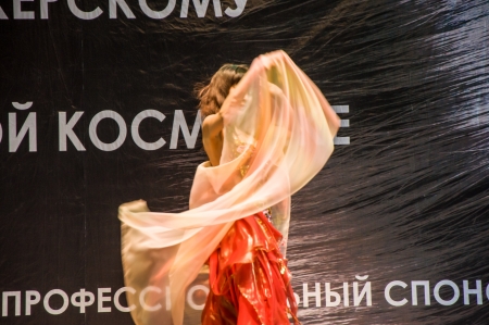 The girl with the scarf dances on the catwalkのeditorial素材