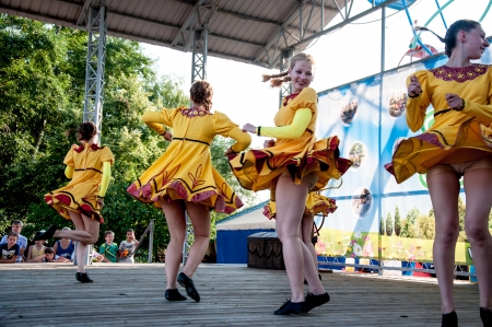 Dance on the Ivan Kupala day celebrationのeditorial素材