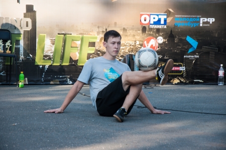 The city of Orenburg, Orenburg oblast, Russia, August 16, 2013. Interregional outdoor youth cultural and Sports Festival, Street Life 2013. Football Freestyle competitions のeditorial素材