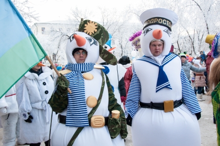 ORENBURG, ORENBURG region, RUSSIA, December 30, 2013 year. New year competition of snowmenのeditorial素材