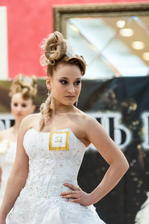 ORENBURG - 6 December: Girl contestant wedding hairstyle 6 December 2014 in ORENBURG, ORENBURG region, RUSSIA.のeditorial素材
