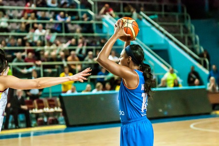 ORENBURG - 14 January: Match of the Euroleague Basketball FIBA womens "Nadezhda" (Orenburg region) - The Spanish team "Avenida" January 14, 2015 year in ORENBURG, ORENBURG region, RUSSIAのeditorial素材