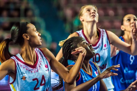 ORENBURG - 14 January: Match of the Euroleague Basketball FIBA womens "Nadezhda" (Orenburg region) - The Spanish team "Avenida" January 14, 2015 year in ORENBURG, ORENBURG region, RUSSIAのeditorial素材