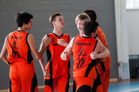 Orenburg, Russia - 15 May 2015: Boys play basketball for the Cup High School Basketball Leagueのeditorial素材