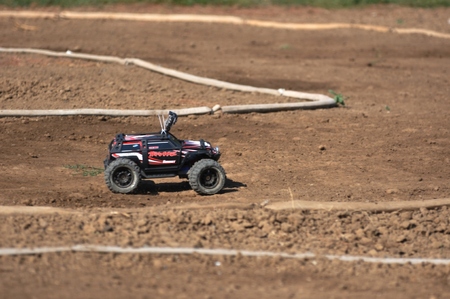 Orenburg, Russia - 20 August 2016: Amateurs car model sports compete on the off-road track in open competitions the city of Orenburgのeditorial素材
