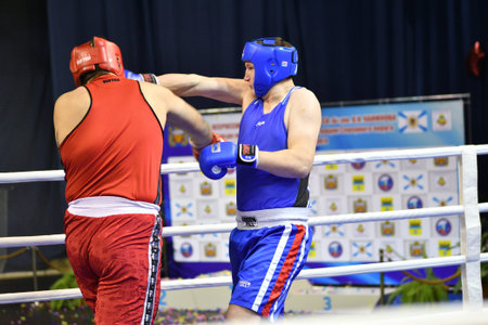 Orenburg, Russia - January 21, 2017 year : Boys boxers compete Russian boxing name V.N. Kanjukova for prizes of the northern administrative district of Orenburg Juniorsのeditorial素材