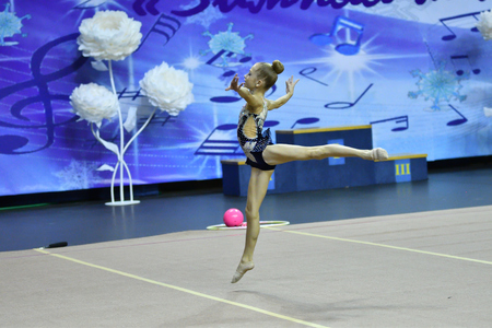 Orenburg, Russia - November 25, 2017 year: girls compete in rhythmic gymnastics on the Orenburg region Championship on rhythmic gymnastics "Winter melody-2017".のeditorial素材