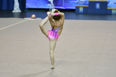 Orenburg, Russia - November 25, 2017 year: girls compete in rhythmic gymnastics on the Orenburg region Championship on rhythmic gymnastics "Winter melody-2017".のeditorial素材