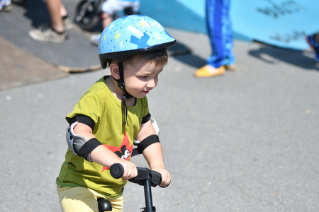 Orenburg, Russia - July 29, 2017 year: little kids learn to ride on Begovel
im Club "MINI BIKE"のeditorial素材