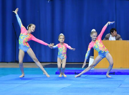 Orenburg, Russia, 26-27 May 2017 years: girl compete in sports acrobatics at the Open Championship Orenburga in sports acrobaticsのeditorial素材