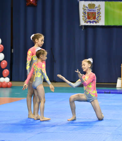 Orenburg, Russia, 26-27 May 2017 years: girl compete in sports acrobatics at the Open Championship Orenburga in sports acrobaticsのeditorial素材