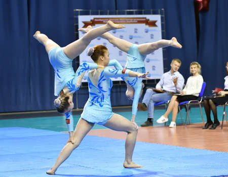 Orenburg, Russia, 26-27 May 2017 years: girl compete in sports acrobatics at the Open Championship Orenburga in sports acrobaticsのeditorial素材
