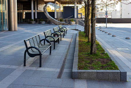 04-19-2020. Vilnius, Lithuania. Empty park benches during the COVID-19 epidemic.のeditorial素材