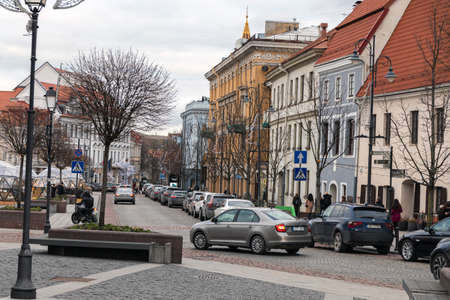 12-19-2019. Vilnius, Lithuania. Cobbled Town Hall Square in the central part of the old town.のeditorial素材