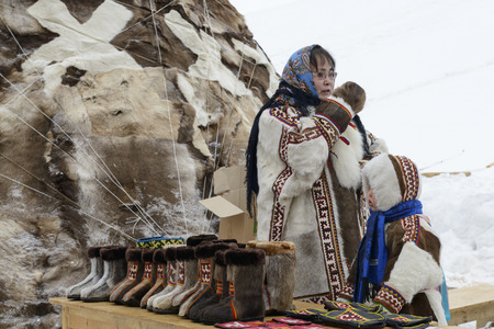 Mother and child trades on a holiday "Day of the reindeer herders" on Yamalのeditorial素材