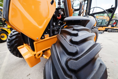 Transmission unit of tractor's front wheel with tire