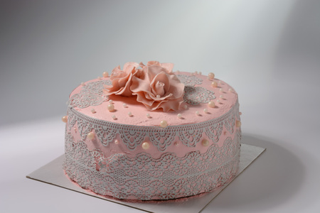 Birthday cake with rosesの写真素材