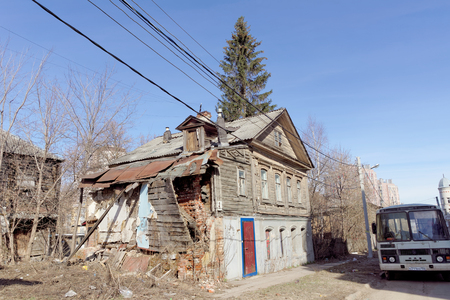 Nizhny Novgorod, Russia. - April 10.2017. Old dilapidated private house on Arzamas street 4.のeditorial素材