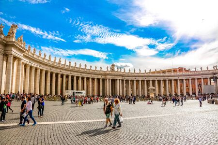 Famous colonnade of St. Peter's Vaticanのeditorial素材