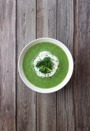 Green broccoli and spinach soup. Healthy eating. Vegetarian foodの写真素材