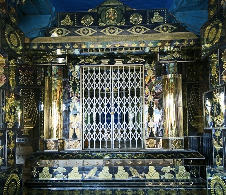 Inside of Meenakshi hindu temple in Madurai, Tamil Nadu, South India.  It is a twin temple, one of which is dedicated to Meenakshi, and the other to Lord Sundareswararのeditorial素材