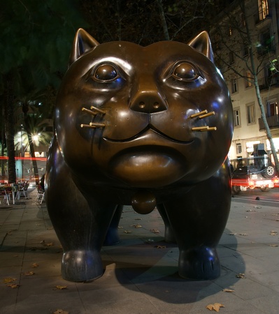 Botero cat, the Colombian artist Fernando Botero on the Ramblas del Raval, in Barcelonaのeditorial素材