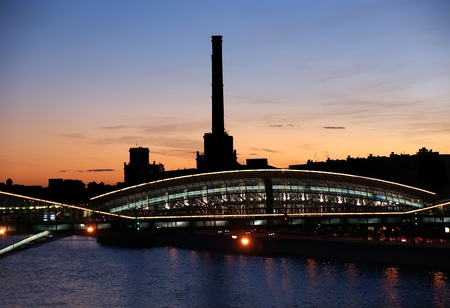 Moscow, Russia. Night. View from the embankment of the Moskva River on the pedestrian bridge Bogdan Khmelnitskyのeditorial素材