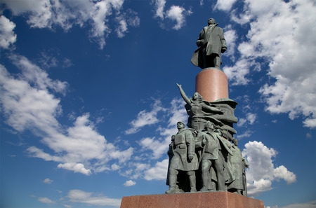 View of the monument ot Vladimir Lenin (1985, Sculptor Kerbel and architect Makarevich), Moscow city center (Kaluzhskaya square), Russia. Popular landmarkのeditorial素材