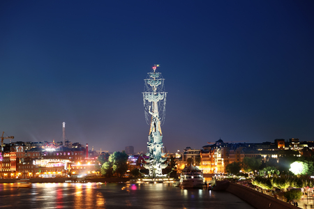 Moskow (Moskva) River embankment and the Piter the Thirst Monument, Russia (Night view)のeditorial素材
