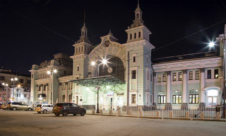 Belorussky railway station at night -- is one of the nine main railway stations in Moscow, Russia. It was opened in 1870 and rebuilt in its current form in 1907-1912のeditorial素材