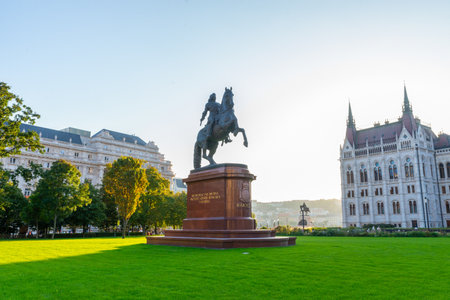 Monument of Francis II RÃ¡kÃ³czi on horseback near Hungarian Parliament building in Budapest, Hungary.の写真素材