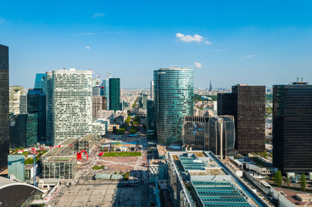 Paris, France - Apr 19, 2019 - Business district view from the archのeditorial素材