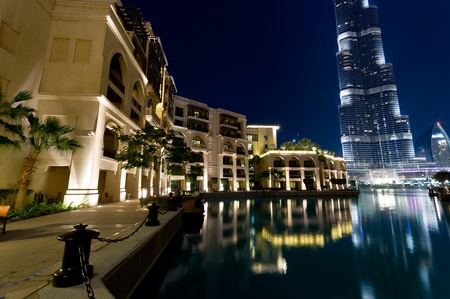 burj Khalifa, Dubai, look through the pool and fountainのeditorial素材
