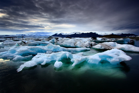 Icebergs in a coveの写真素材