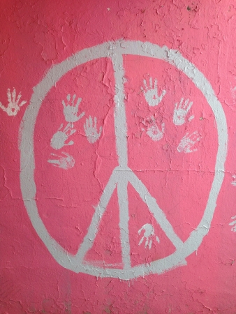 Graffiti peace sign with handprints の素材