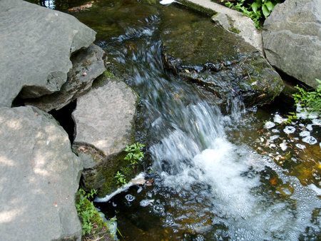    Falls among stones