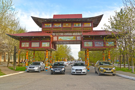 ELISTA, RUSSIA - APRIL 18, 2017: A triumphal arch at Lenin Squareのeditorial素材