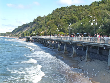  SVETLOGORSK, RUSSIA - AUGUST 23, 2009: A view of a promenade in summer dayのeditorial素材