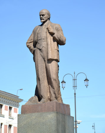 MOSCOW, RUSSIA - MAY 14, 2018: A monument to V.I. Lenin about the Yaroslavl stationのeditorial素材