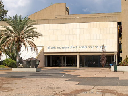 TEL AVIV, ISRAEL - OCTOBER 08, 2012: Building of Tel-Aviv museum of Fine Artsのeditorial素材