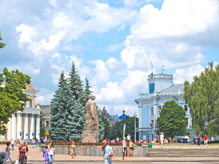 ZHITOMIR, UKRAINE - JUNE 25, 2007: A view of the monument to the S.P. Korolev  and the City Hallのeditorial素材