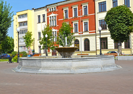 CHERNYAKHOVSK, RUSSIA - AUGUST 16, 2019: Fountain on a summer sunny day. Kaliningrad regionのeditorial素材