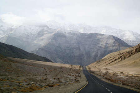 Ladakh-Kashmir highway in winterの写真素材