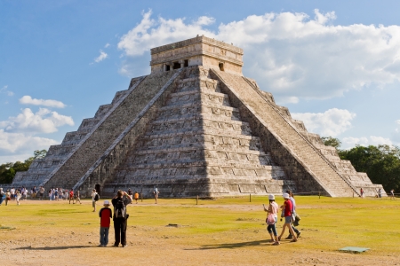 CHICHEN ITZA, MEXICO - DECEMBER 26: Tourists visiting Chichen Itza, one of the most visited archaeological sites in Mexico on December 26, 2007. About  1.2 million tourists visit the Mayan ruins every year.のeditorial素材
