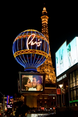 LAS VEGAS - MAY 6, 2008: The Paris Hotel and Casino at night  in Las Vegas, USA.  Hotel Paris located on the Las Vegas Strip and includes replica of the Eiffel Tower.のeditorial素材