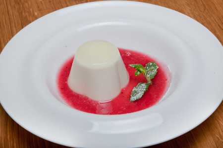 Panna CottaPanna cotta on a plateの写真素材