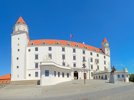 BRATISLAVA - AUGUST 1: Bratislava Castle on August 1, 2013 in Bratislava, Slovakia. Castle been built on a hill and overlooks the whole city. First written reference from 907.のeditorial素材