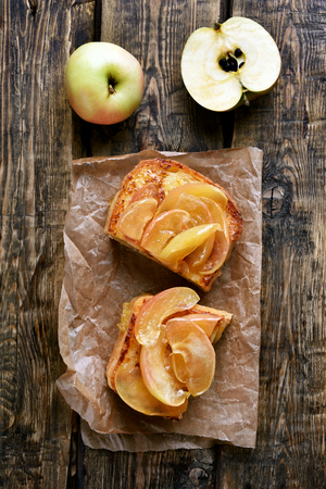 Caramelized apples on toast bread, top viewの写真素材